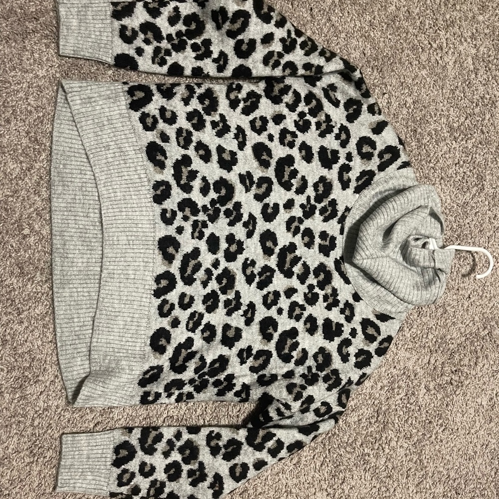 Jessica Simpson grey leopard print sweater size S NWOT